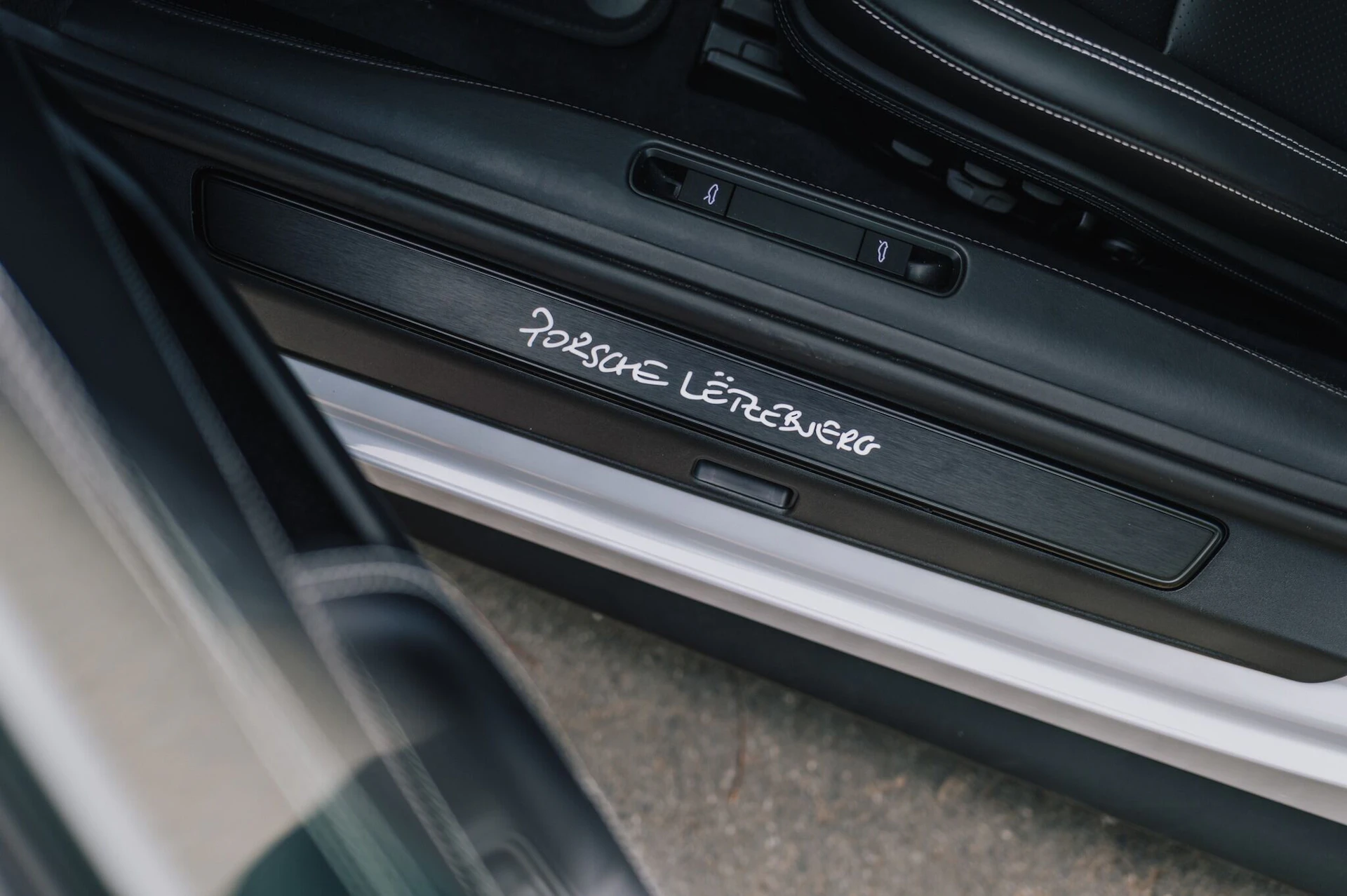 Unique lettering